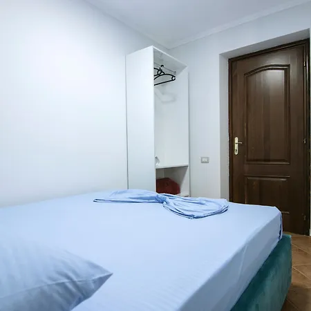 Urban Oasis Center * Τίρανα