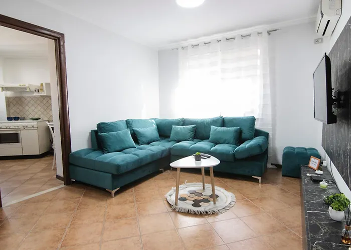 Urban Oasis Center * Тирана