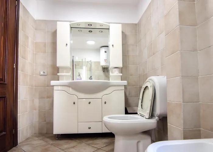 Urban Oasis Center Апартаменты Тирана